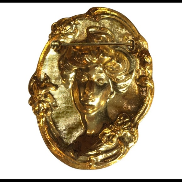 VINTAGE gold tone  Victorian brooch pin with lady face - Picture 8 of 9